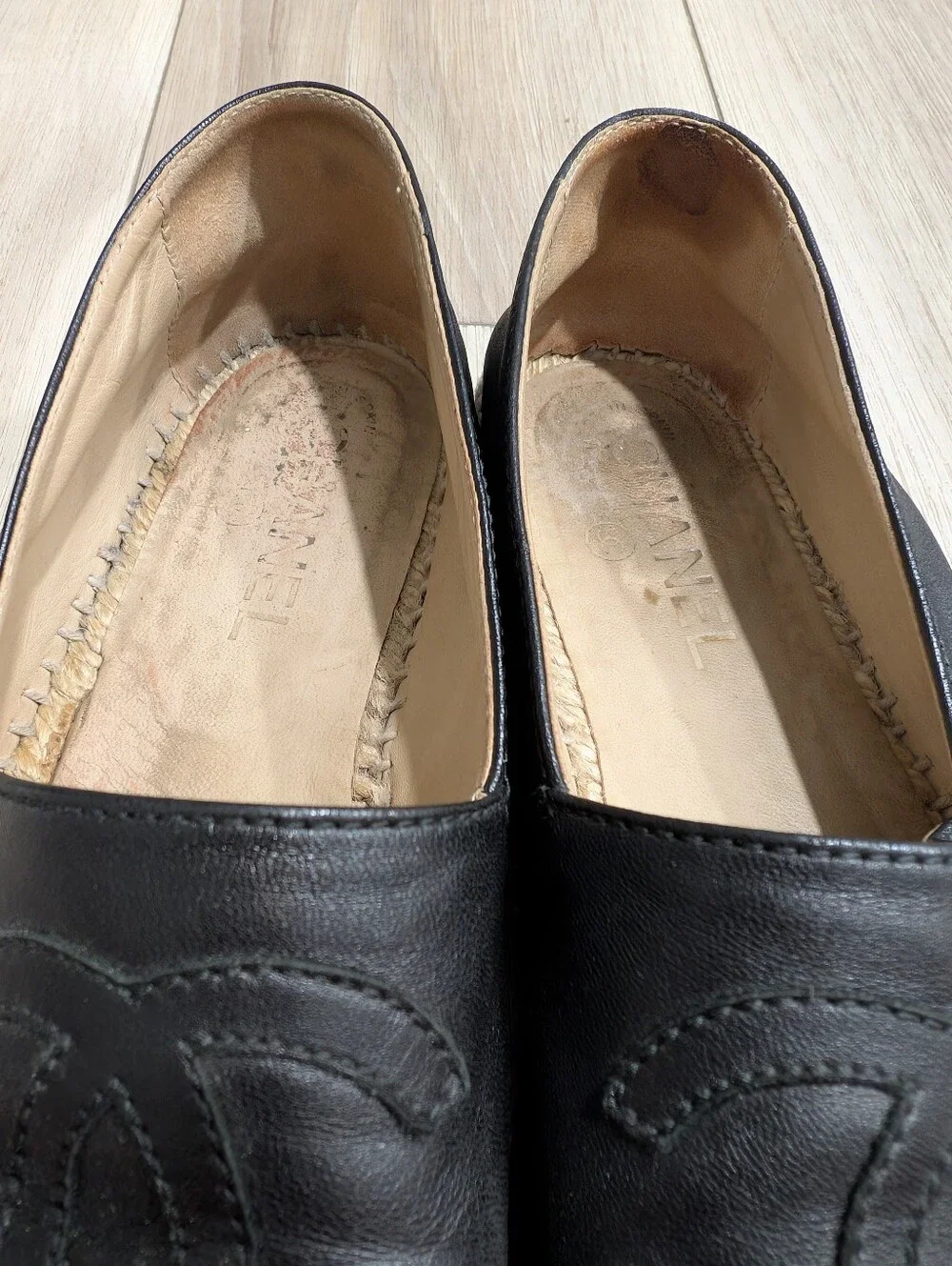 Pre-owner Chanel Black Leather Espadrille Flats Size 38